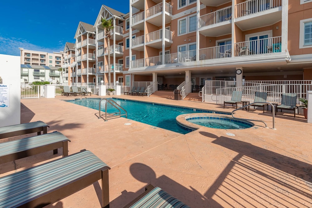 Grand Beach Resort 105