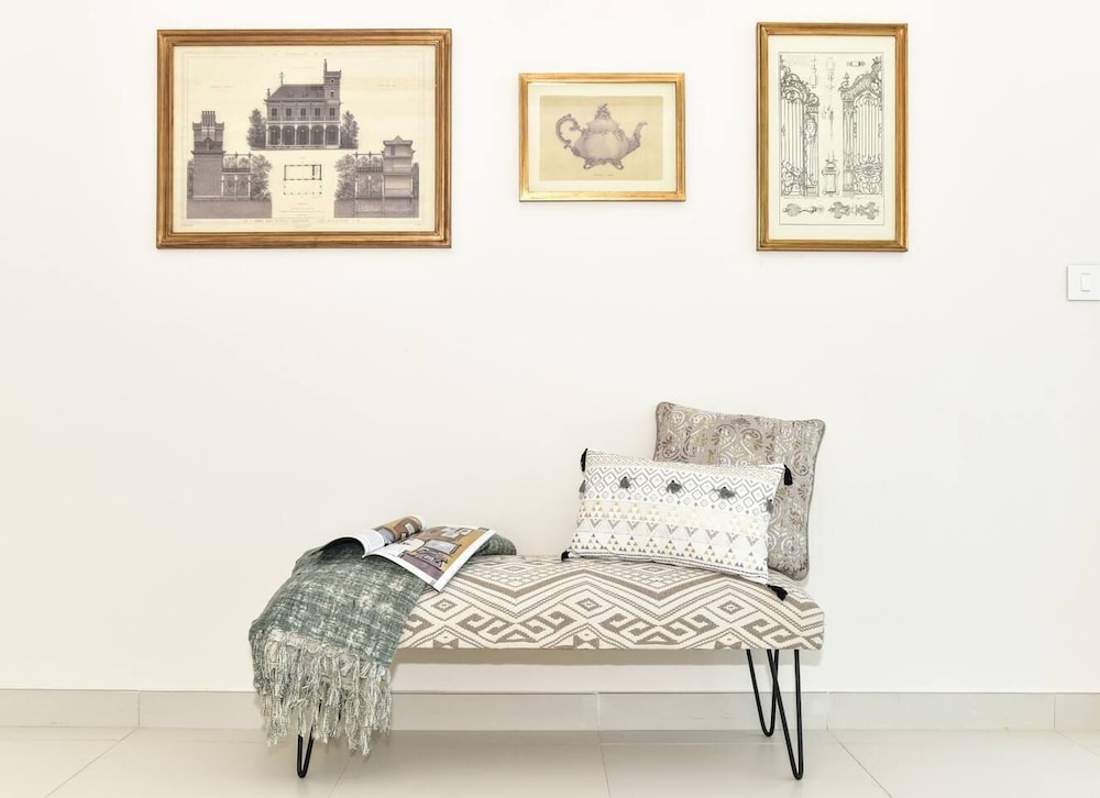 Superior + Luxurious 3BR - Sleeping 8! New!
