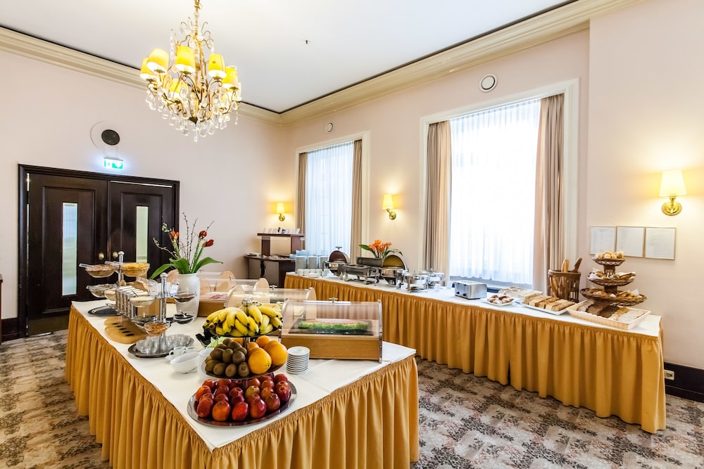 Frankfurt Vacations - Hotel Monopol - Property Image 11