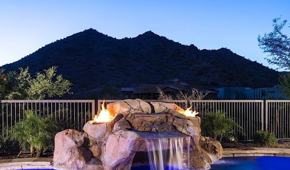 South by Southwest - Signature Vacation Rentals