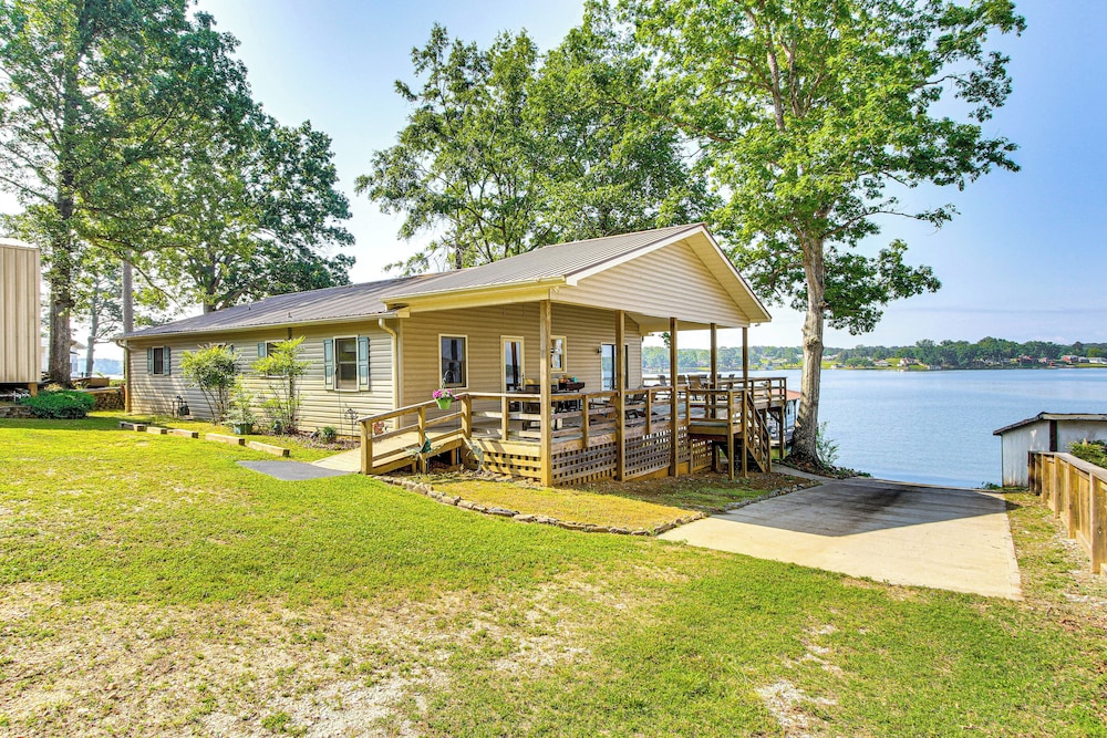 Boat Ramp & Dock: Lake Greenwood Getaway!