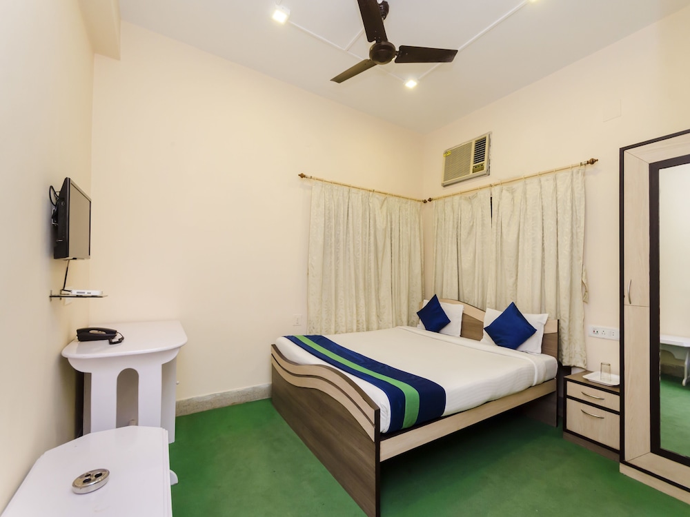 OYO 8998 Hotel Aayash