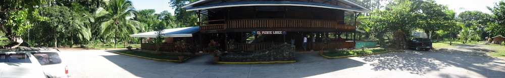 El Pizote Lodge