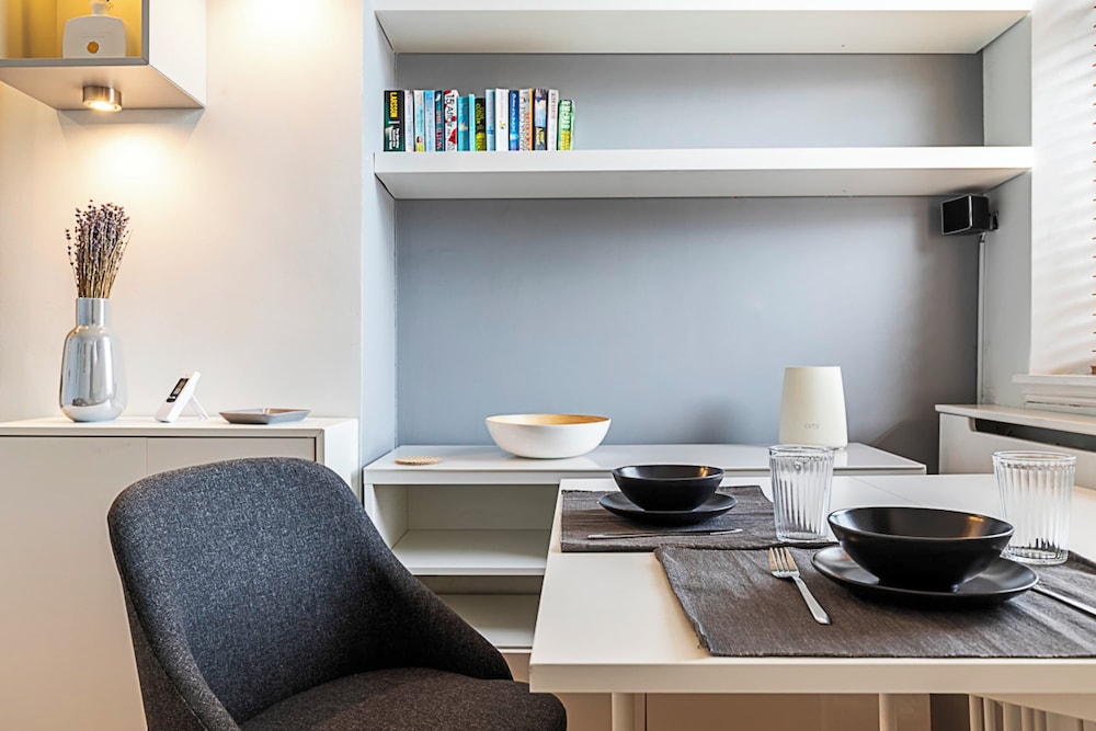 Charming One-bedroom Gem in Earls Court