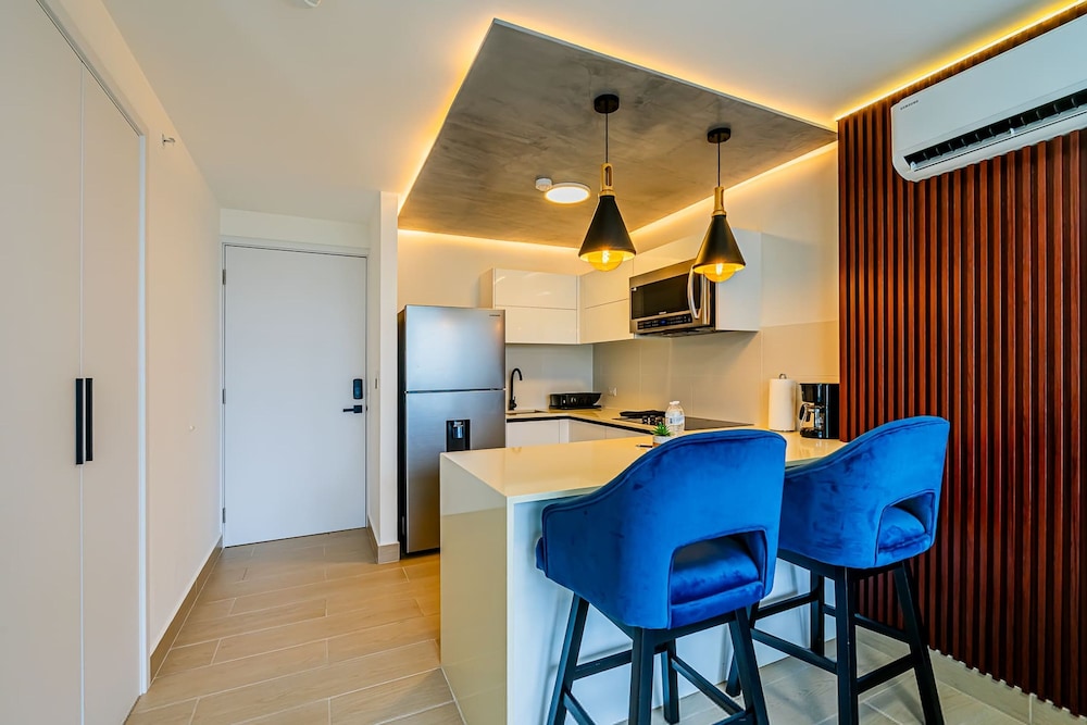 w Bright 1BR w Private Balcony in San Francisco