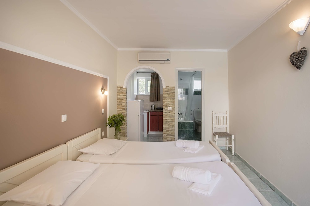 Mathraki Resort