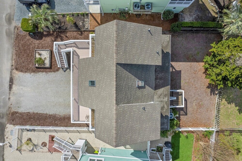 Ah' Frigate 3 Bedroom Home by RedAwning