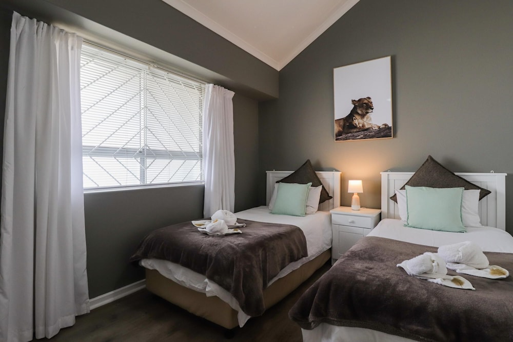 Sea Spray B403 by CTHA view 2