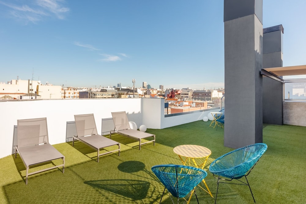 Java - 3 Bedroom and Shared Pool in Almagro