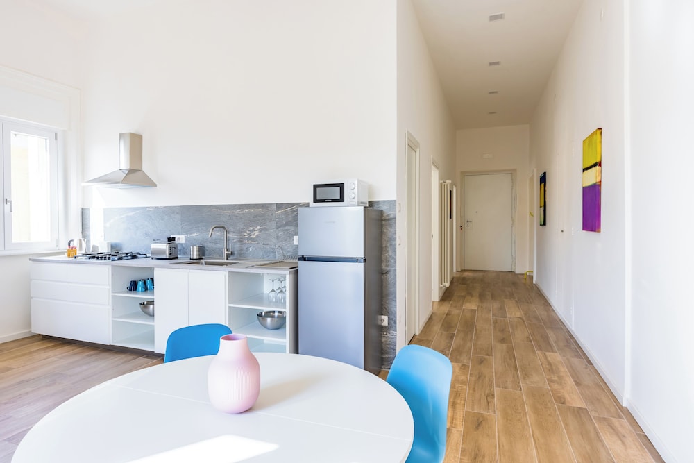 Sunny Panoramic Apartment by Napoliapartments