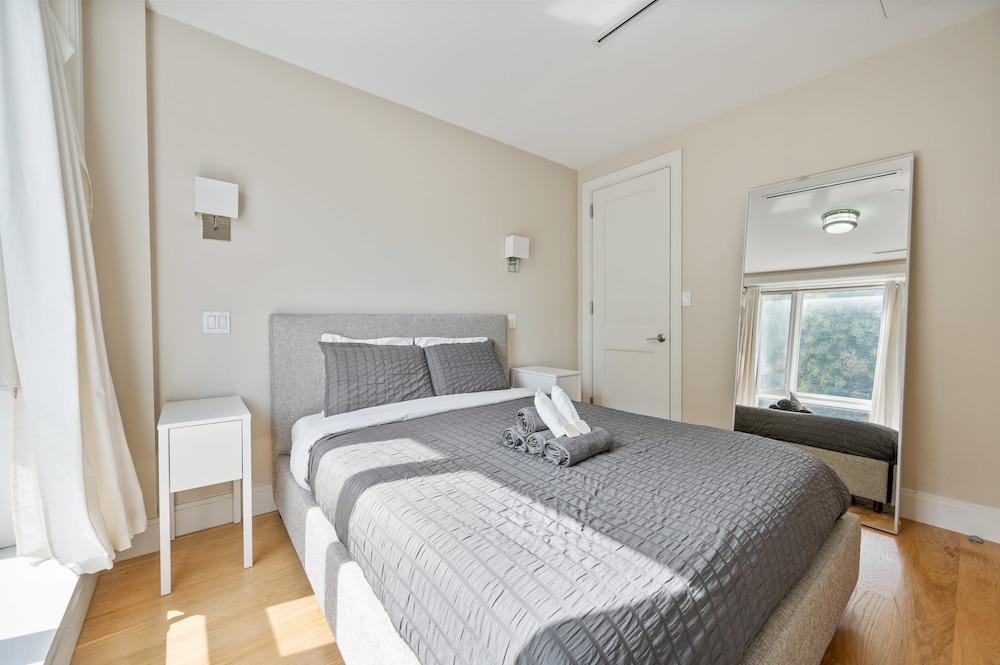 Withers by Rove Travel 1BR Williamsburg Apt