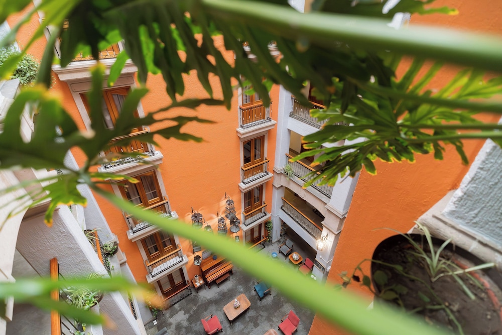 Hotel Santiago de Compostela - Image 1