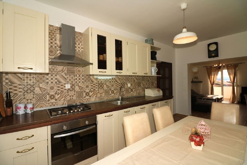 Martina - Large and Comfortable Apartments - A1 Julia view 2