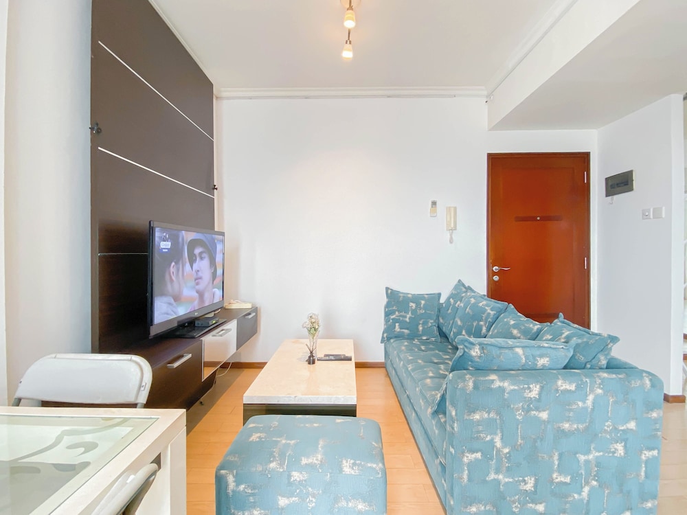 Spacious And Cozy 2Br With Extra Room At Marina Ancol Apartment