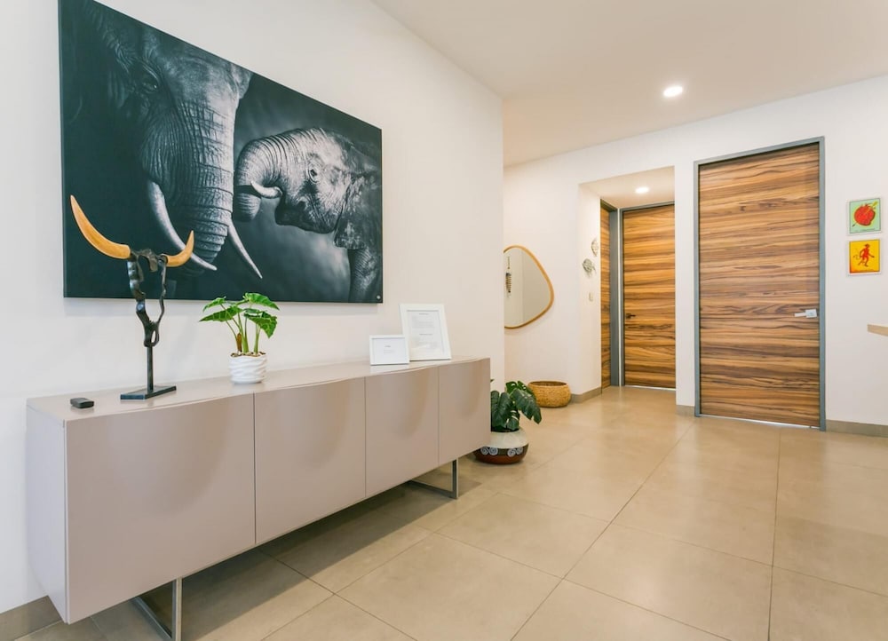 Modern Sleek 2 BR Close to Beach Paradise view 4