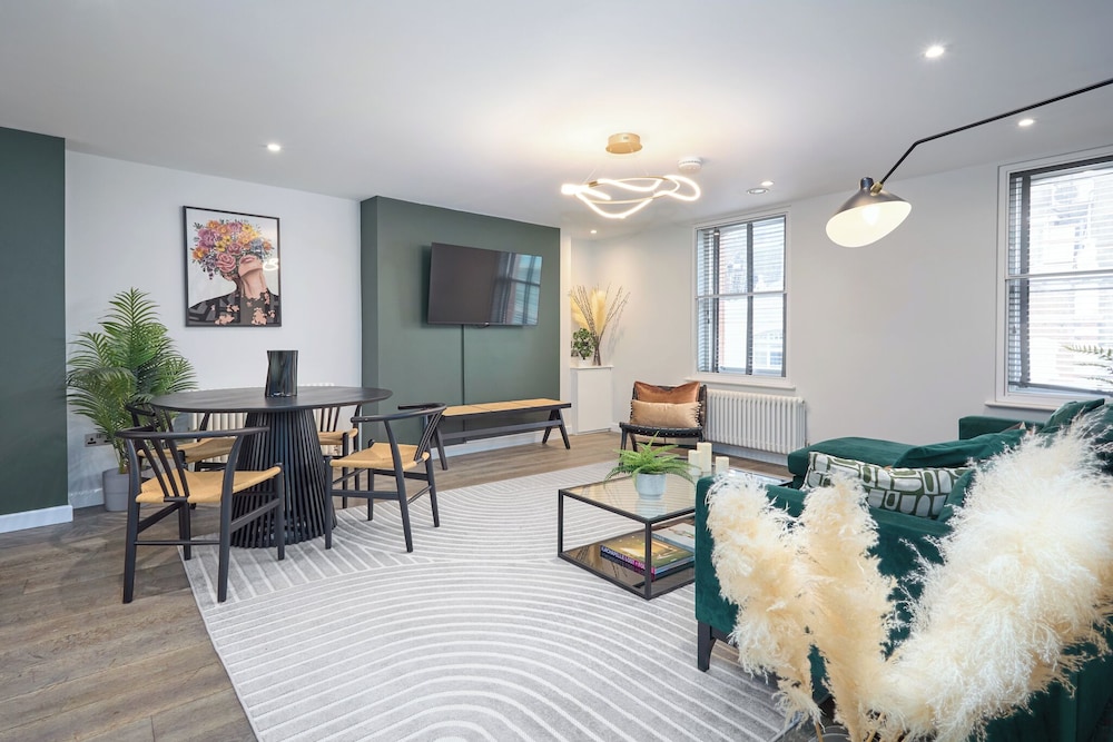 Be London - The Chinatown Residences