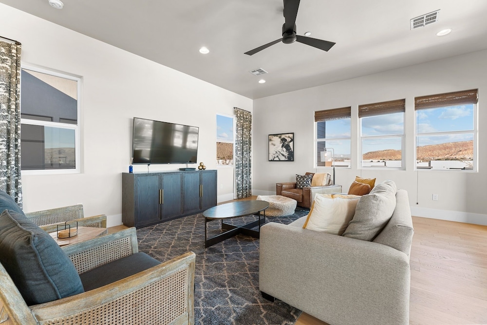 Villa #02 At Bloomington Country Club 3 Bedroom Condo