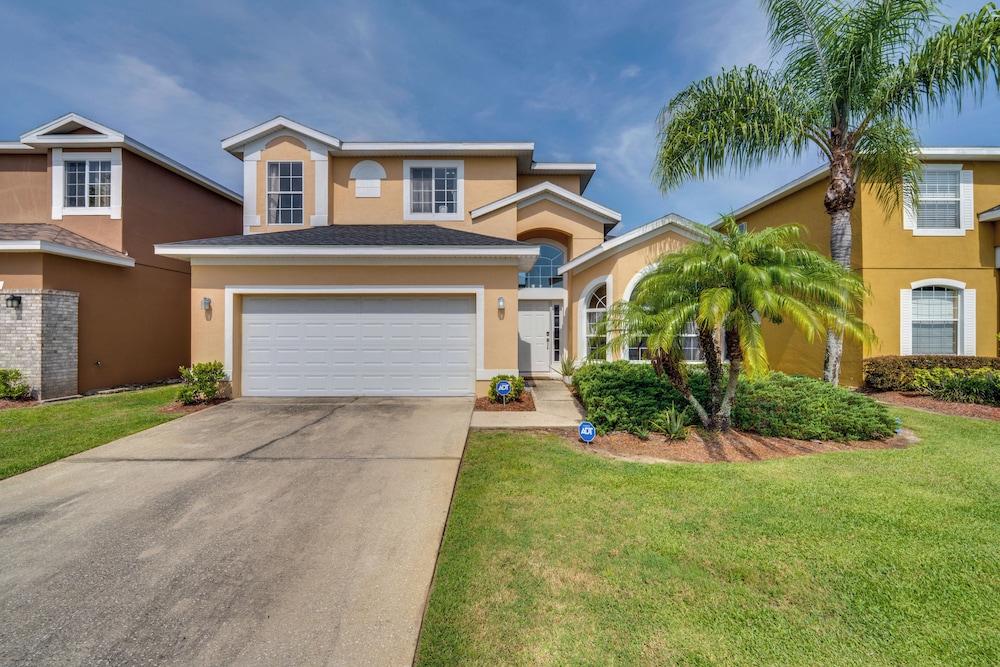Kissimmee Resort-style Home: Close to Shops & Eats