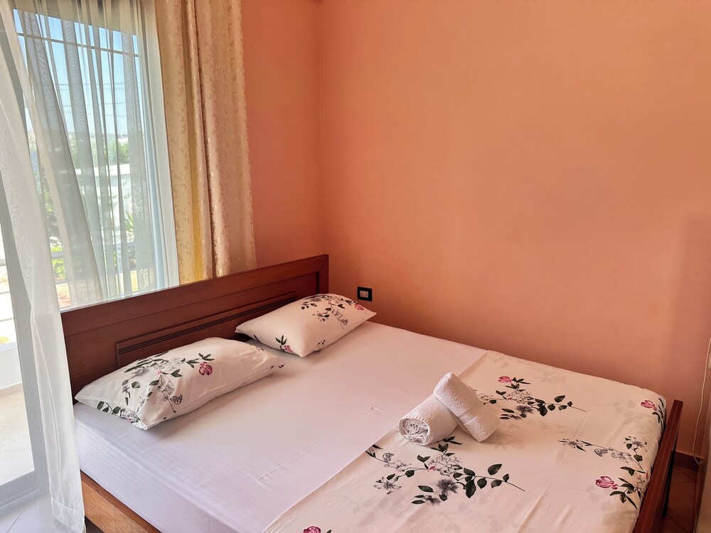 Apartments Meleqi