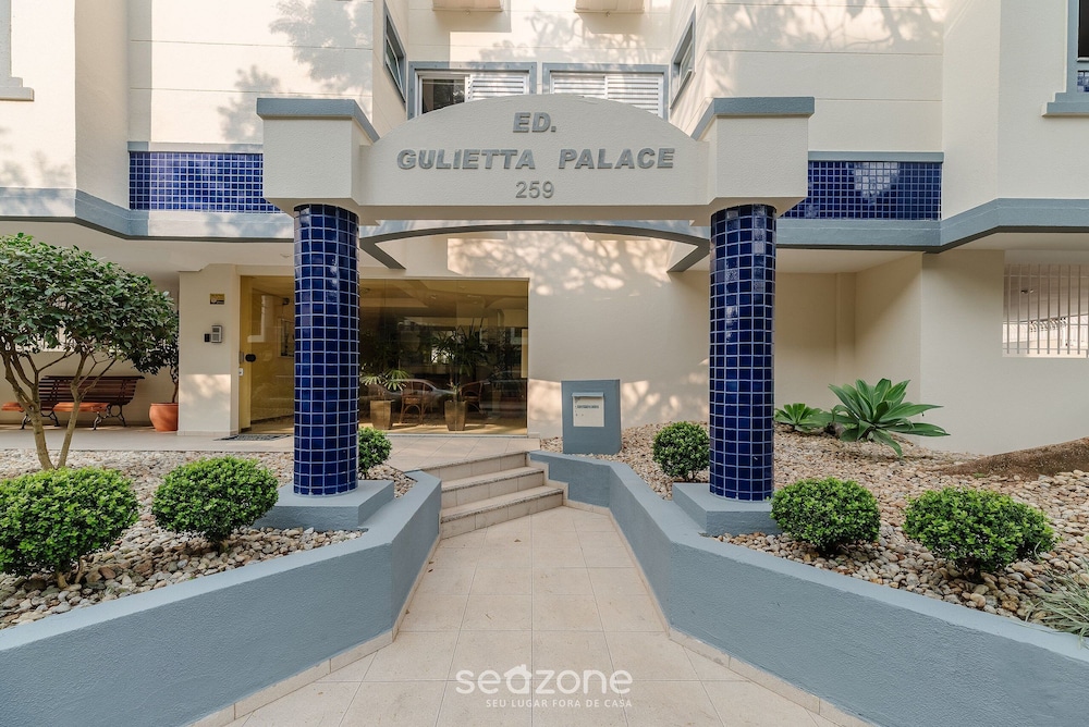 2 b ap, 400m the Beach, Jurere Downtown Rgp208