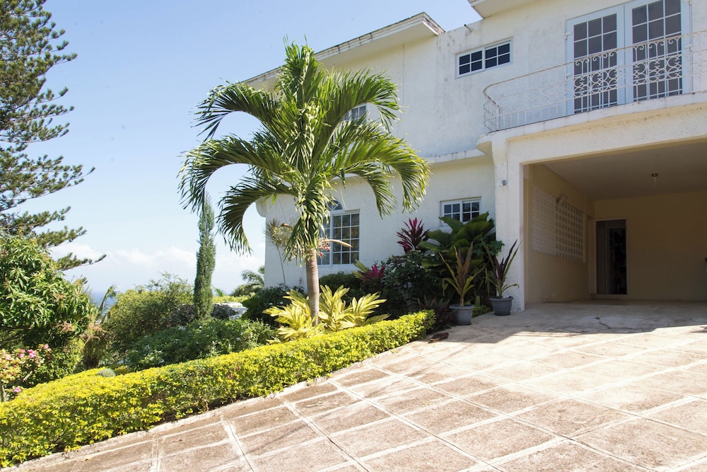 Hatfield South Villa