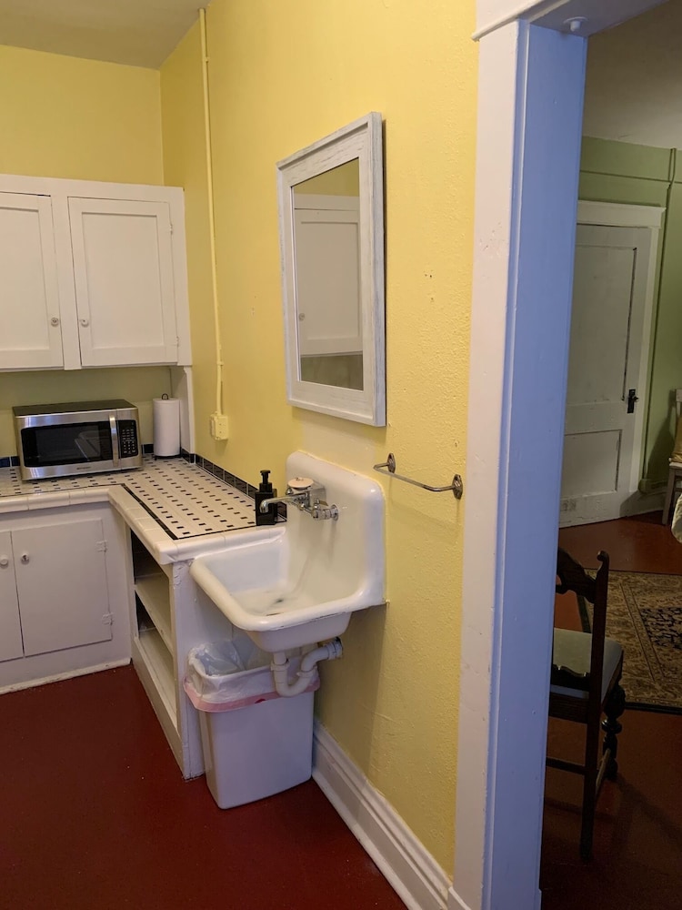 Historic Whiting Hotel Suites - Property Image 25