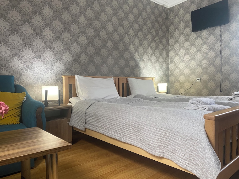 Hillside Guesthouse