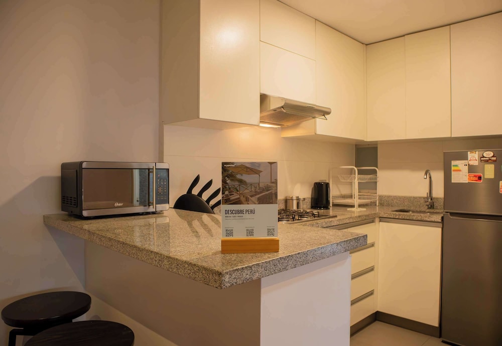 Sophisticated 1BR Stay in Prime Miraflores