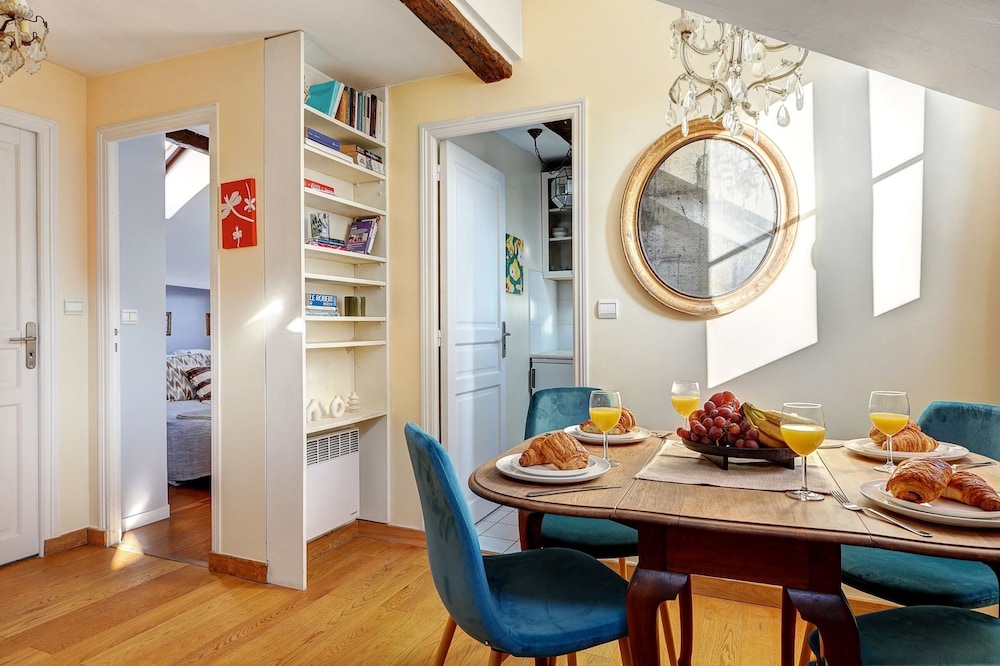 Comfortable 1BR in Latin Quarter