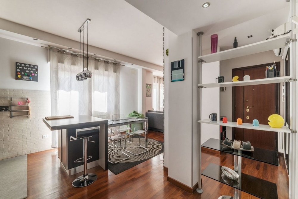 Pigneto & Malatesta Subway Flat