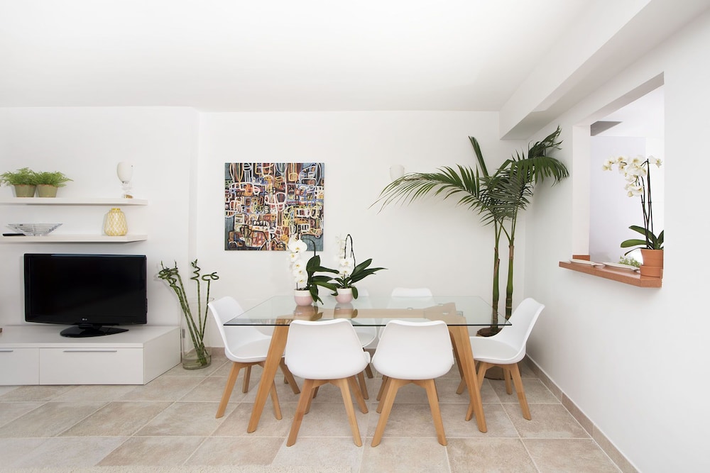 Penthouse M Reserva del Higueron 3 BEDROOMS. TRANSFER to the Beach and Train station. JACUZZI. WIFI. 2 PARKING. 2 SWIMMING POOL