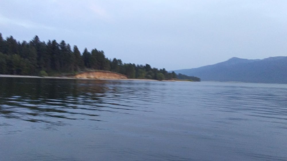 Cascade Lake Inn