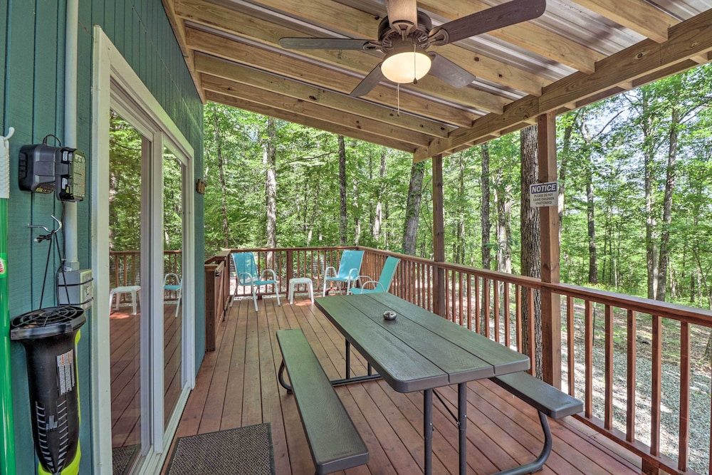 Hotel Royal Cabin Haven w/ Dock on Ouachita River - Image 1