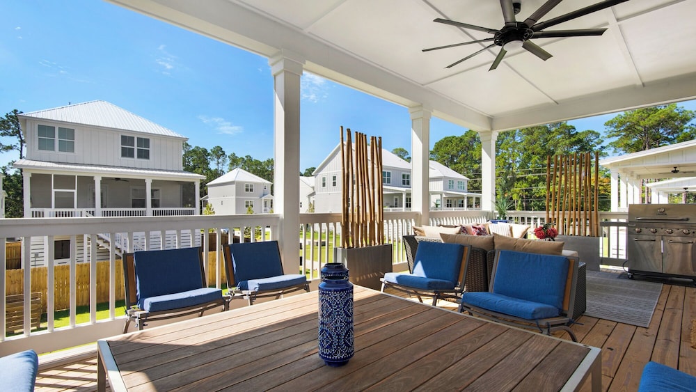 4BR Home With Deck & Grill Fun + Free Attraction Tickets!