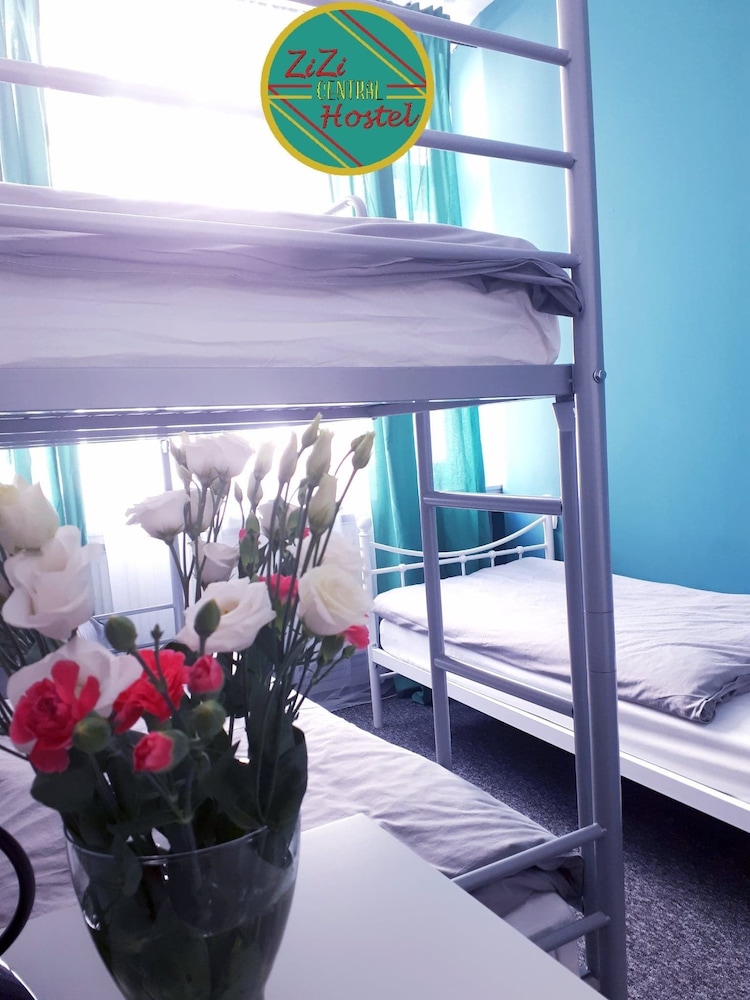ZiZi Central Hostel view 5