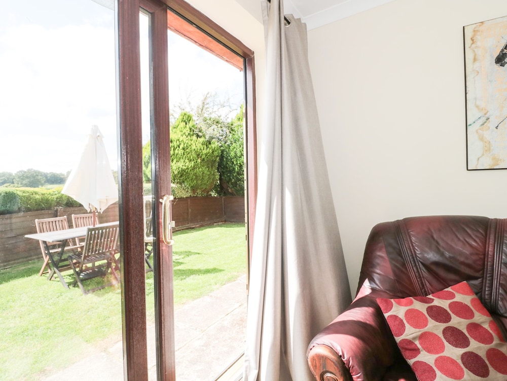 Ryecross Farm Cottage view 4