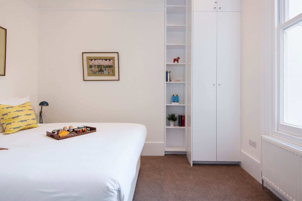 The Stunning Philbeach Garden Apartment