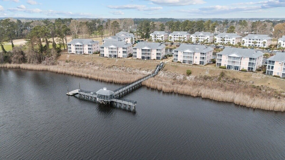 Waterway Village 18g 2 Bedroom Condo