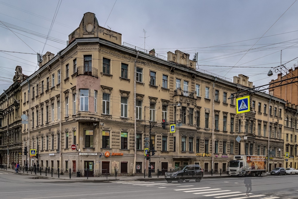 Sokroma Globus Aparts