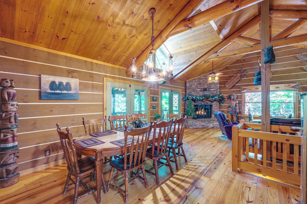 'drifting Feather' Mountain Cabin: Waterfront Deck view 5