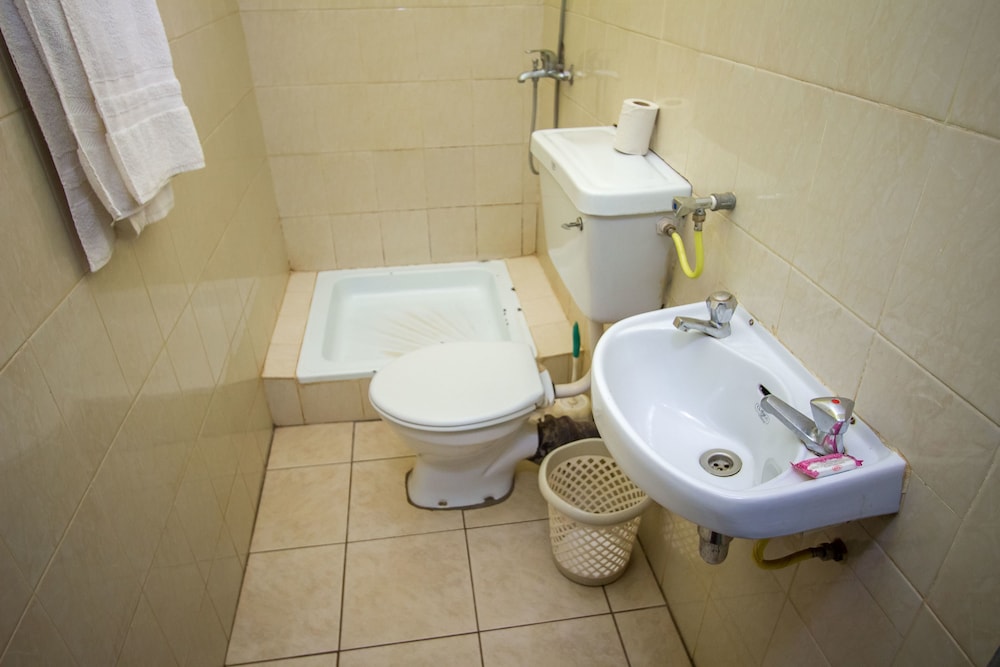 Emirina Travel Hotel