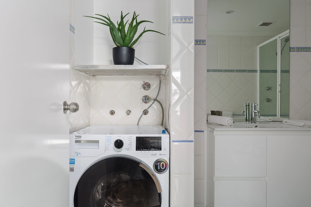 Stylish 1-bed Apartment Near Manly Beach