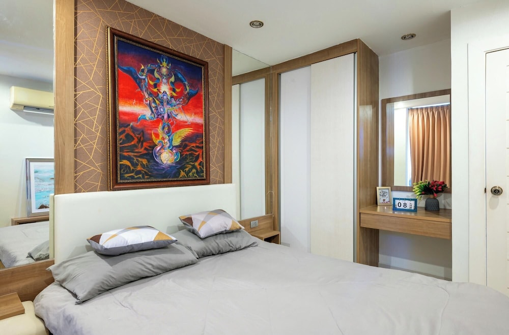 Amazon Apartments by Apartwell