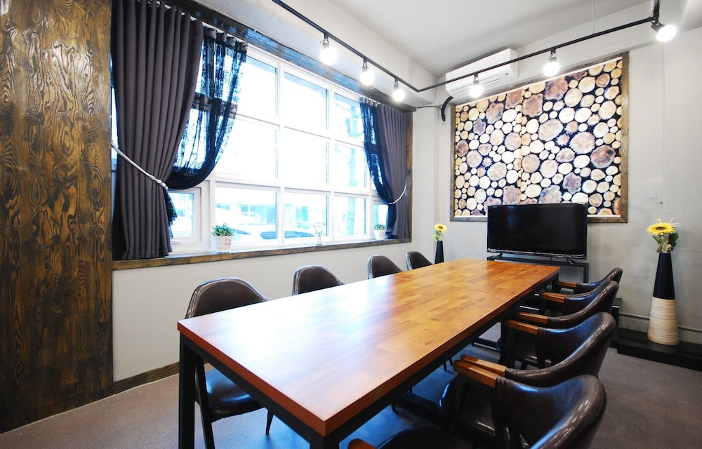 meeting & event spaces