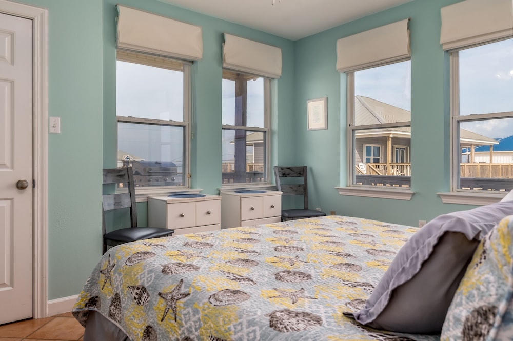 Surfside - 2431 Bienville 4 Bedroom Home by RedAwning
