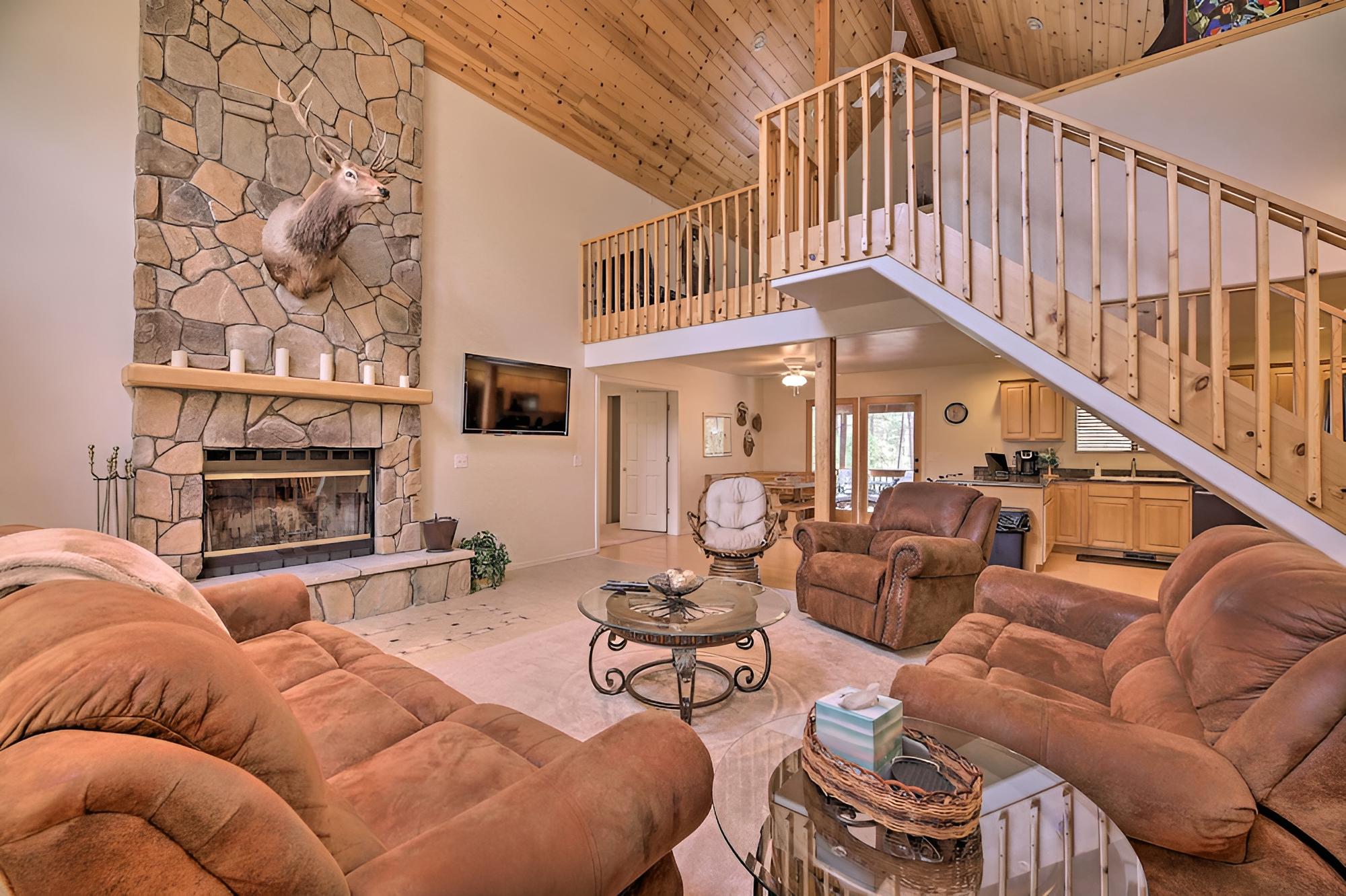 Elk Haven Show Low Cabin w/ Views & Game Room!