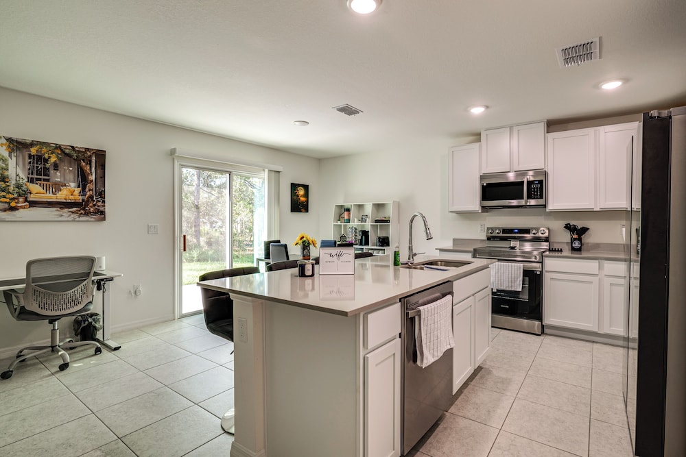 Tranquil Getaway w/ Spacious Yard in Brooksville!