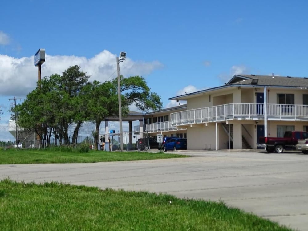 Travelers Inn