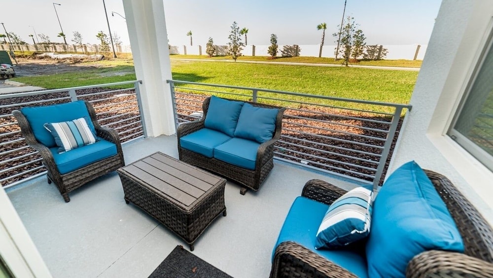 Storey Lake Resort 2 Bedroom Condo w Balcony and Amenities 2 Condo