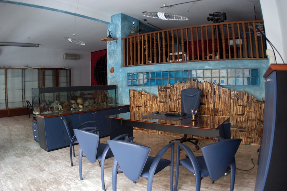 Garbatella Accommodations & Meeting Rooms